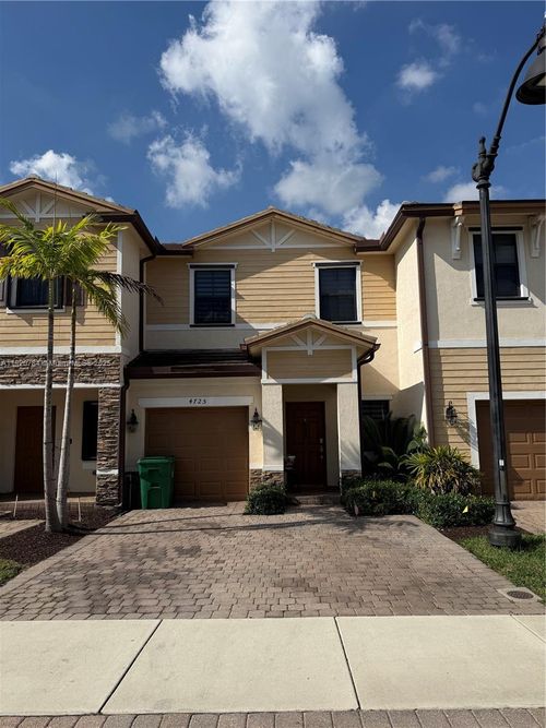 4725 Santa Cruz Way, Davie, FL, 33314-4485 | Card Image