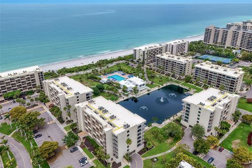 102-1095 Gulf Of Mexico Dr, Longboat Key, FL, 34228-3638 | Card Image