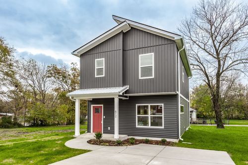 629 17th Ave W, Springfield, TN, 37172-3555 | Card Image