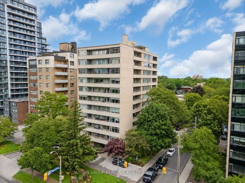 704-581 Avenue Road, Toronto, ON, M4V2K4 | Card Image