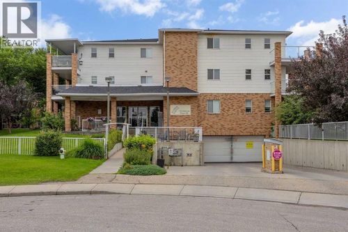 165 Manora Pl Ne, Calgary, AB, T2A7X5 | Card Image