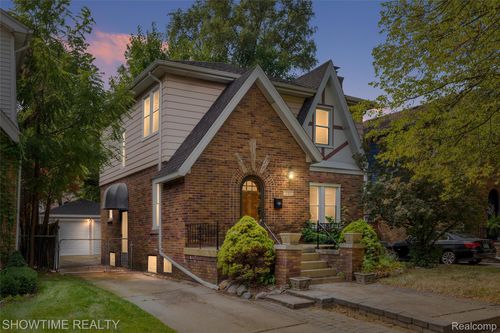 2410 Yale Ave, Royal Oak, MI, 48067-4045 | Card Image