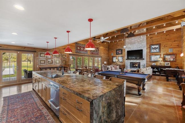 1585 Round Top Rd, Home with 6 bedrooms, 7 bathrooms and null parking in Round Top TX | Image 4