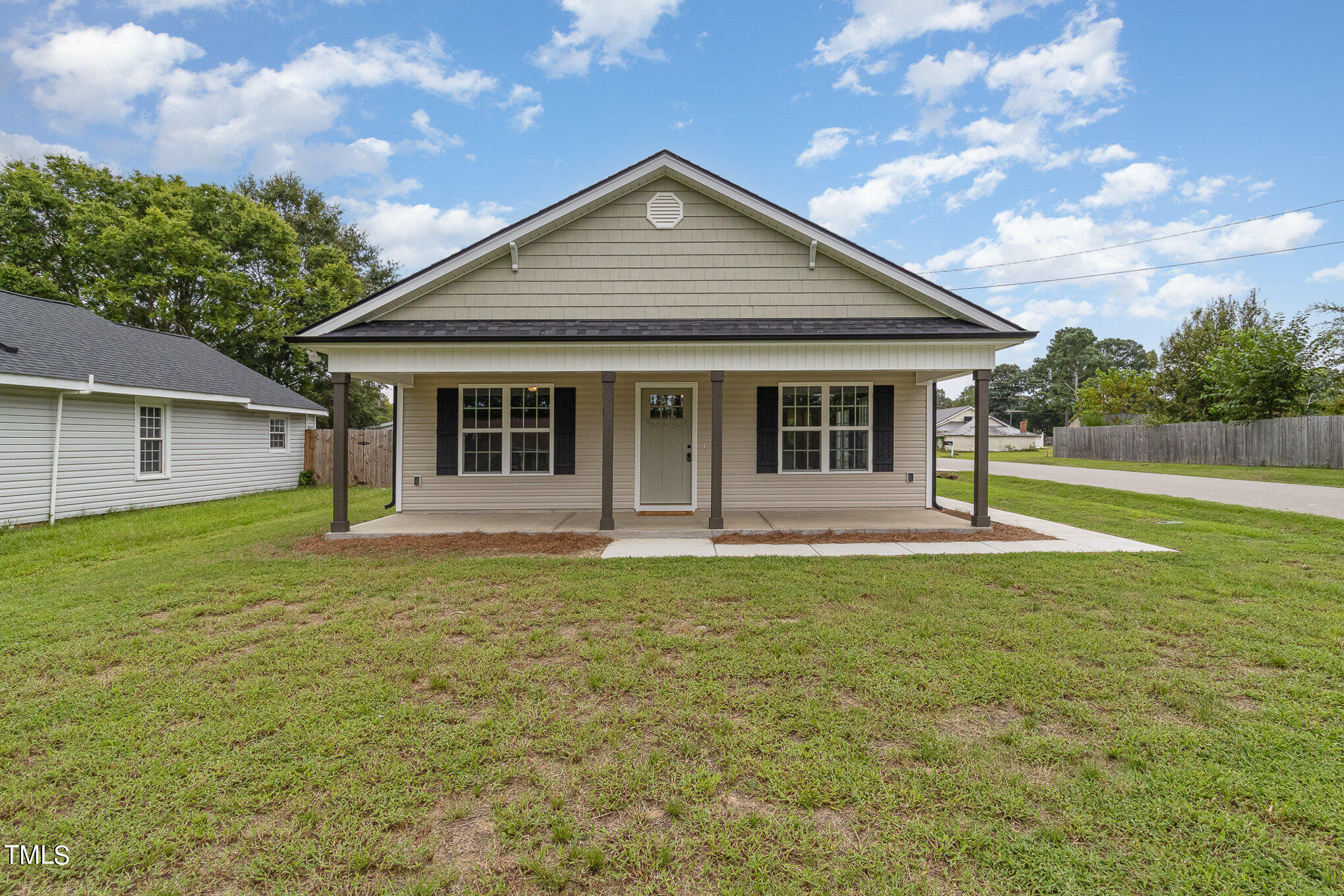 Orange St, Coats, NC 27521