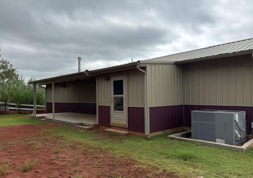 9887 N 2131 Rd, Foss, OK, 73647-4715 | Card Image