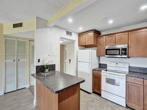 apt-206-4152 Inverrary Dr, Lauderhill, FL, 33319-4529 | Card Image