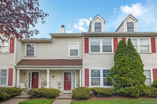 27 Stratford Green, Oyster Bay, NY, 11735 | Card Image