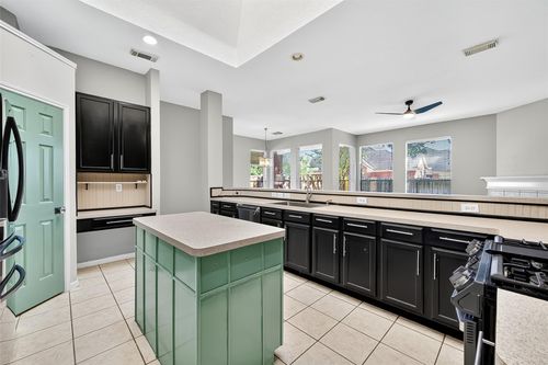 16431 Redcrest Dr, Houston, TX, 77095-6625 | Card Image