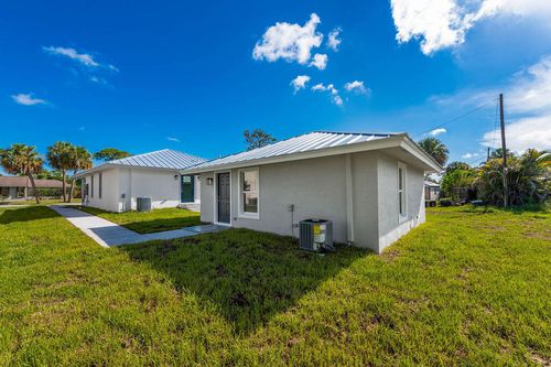 2-3018 Se Iris St, Stuart, FL, 34997-5272 | Card Image