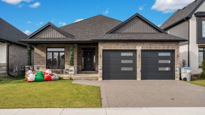 177 Collins Way, House other with 2 bedrooms, 3 bathrooms and 4 parking in Strathroy ON | Image 3