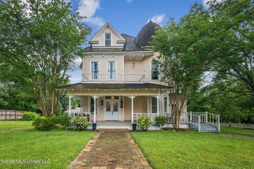 102 W Myrtle St, Magnolia, MS, 39652-2806 | Card Image