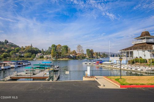 3709 Summershore Ln, Westlake Village, CA, 91361-4220 | Card Image