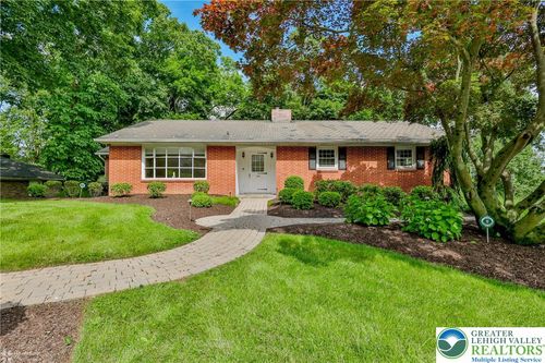 156 Forest Dr, Nazareth, PA, 18064-1309 | Card Image