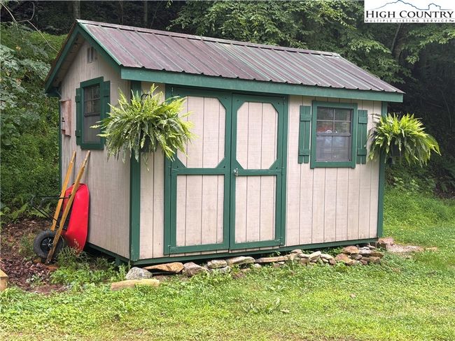 295 Jakes Mountain Rd, House other with 3 bedrooms, 2 bathrooms and null parking in Deep Gap NC | Image 23