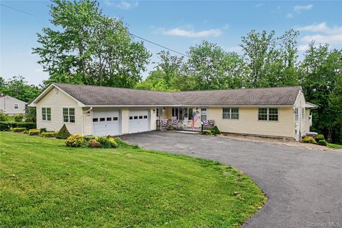 52 Everett Rd, Carmel, NY, 10512-2002 | Card Image