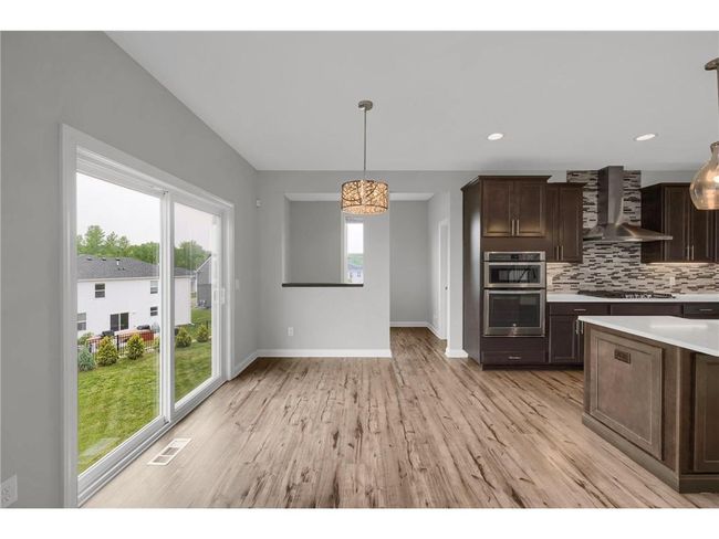 Eat-in Kitchen Space | Image 11