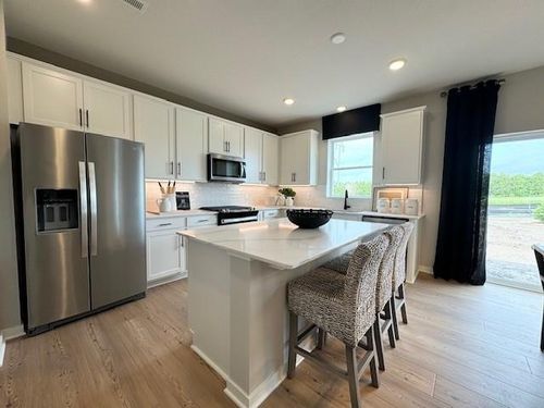 4962 Airlake Dr, Woodbury, MN, 55129-5730 | Card Image
