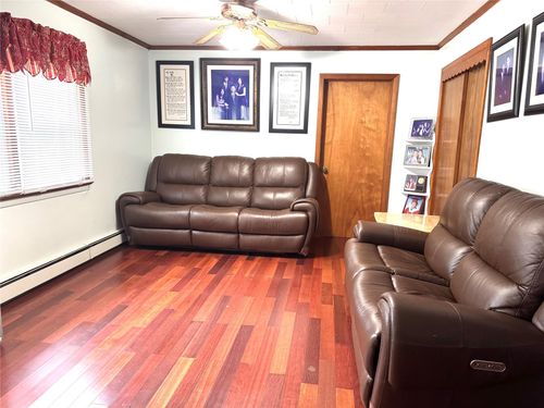 15 Fulton Rd, Fort Montgomery, NY, 10922-7726 | Card Image