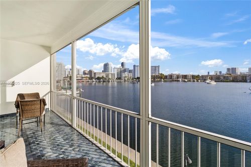 apt-205-2200 Diana Dr, Hallandale Beach, FL, 33009-4702 | Card Image