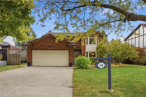 668 Tomahawk Cres, Ancaster, ON, L9G3R2 | Card Image