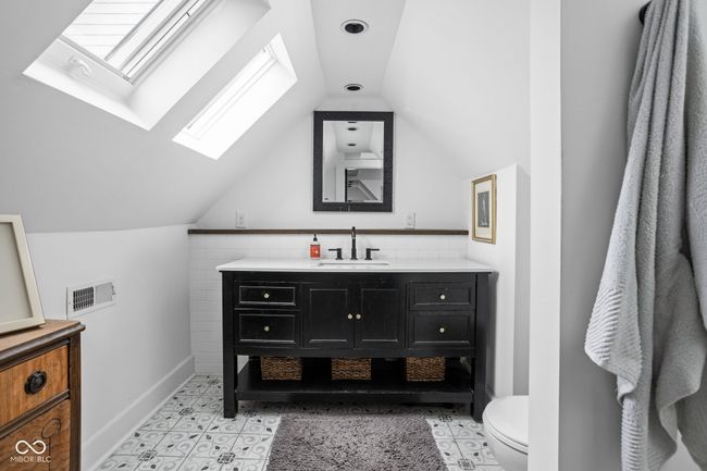Primary bedroom bath | Image 25
