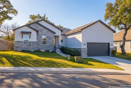 29203 Cheyenne Rdg, Boerne, TX, 78015-2225 | Card Image