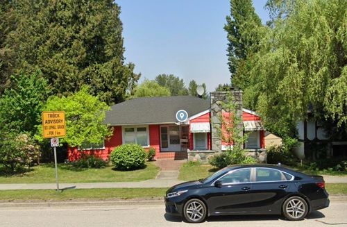 2214 St Johns St, Port Moody, BC, V3H2A7 | Card Image