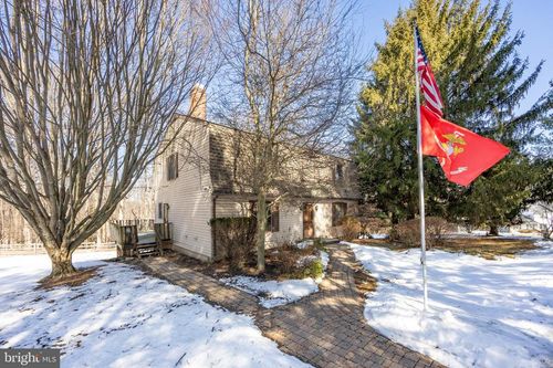 906 Heather Ln, PHOENIXVILLE, PA, 19460-2117 | Card Image