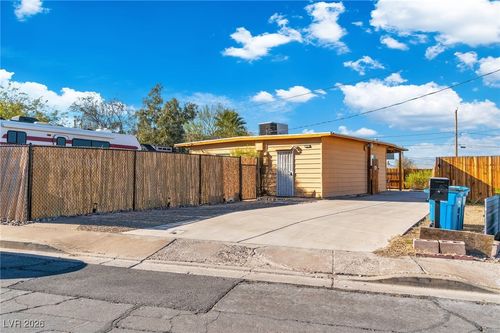 235 Zinc St, Henderson, NV, 89015-7344 | Card Image