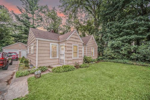 5097 Jackson Rd, Ann Arbor, MI, 48103-1853 | Card Image
