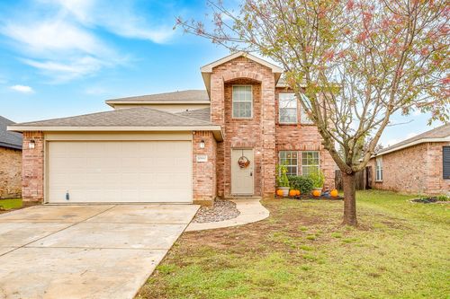 10660 Flagstaff Run, Fort Worth, TX, 76140-6584 | Card Image