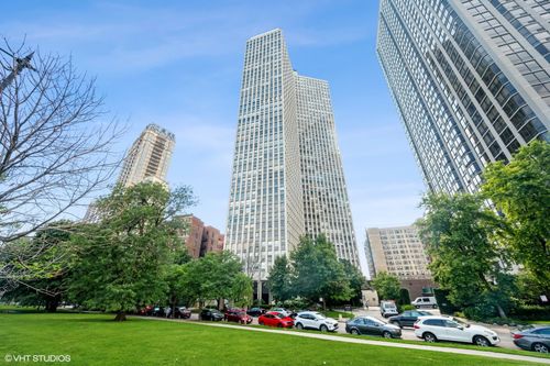 2506-2626 N Lakeview Ave, Chicago, IL, 60614-1821 | Card Image