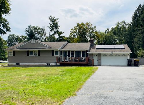 1 Pinecrest, Warwick, NY, 10990-1000 | Card Image