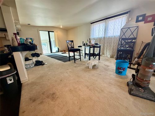 3845 Lakewood St, Detroit, MI, 48215-2303 | Card Image