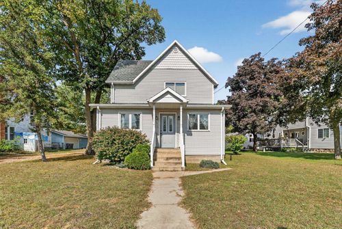 333 E Montello St, Montello, WI, 53949-9612 | Card Image