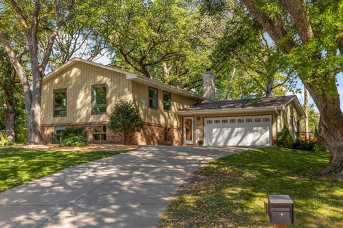 7136 Coachwood Cir, Woodbury, MN, 55125-1511 | Card Image