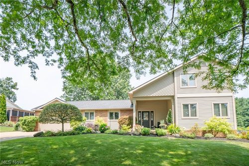 6215 Bayside Street Nw, Canton, OH, 44718 | Card Image