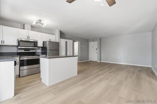 a15-7855 Cowles Mountain Ct, San Diego, CA, 92119 | Card Image