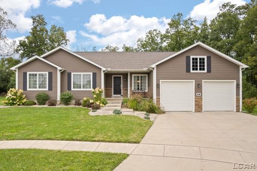 611 Red Maple Dr, Tecumseh, MI, 49286-1086 | Card Image