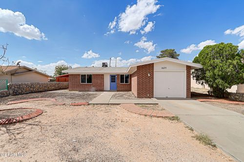 1625 Phil Gibbs Dr, El Paso, TX, 79936-5707 | Card Image
