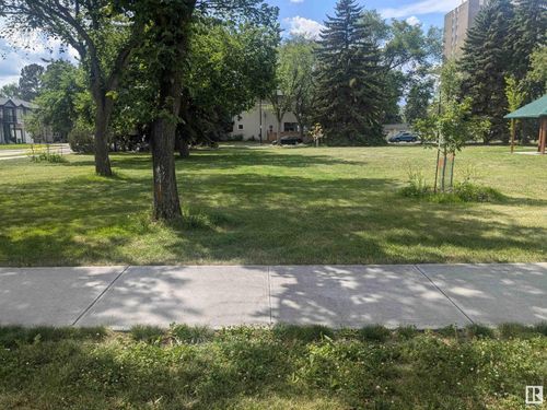 11207 128 St Nw, Edmonton, AB, T5M0W8 | Card Image