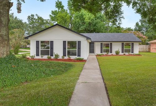 555 Lenwood Dr, Slidell, LA, 70458-1221 | Card Image