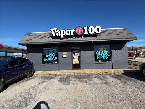 919 W Walnut St, Rogers, AR, 72756-3539 | Card Image