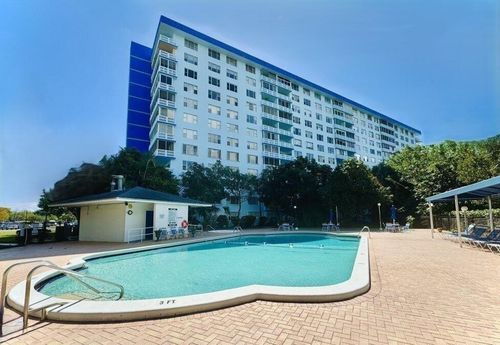 407-4001 Hillcrest Dr, Hollywood, FL, 33021-7960 | Card Image