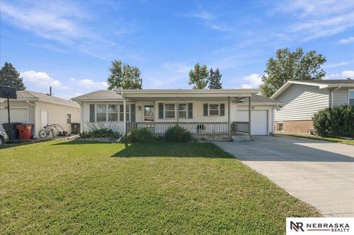 209 Michael Drive, Gretna, NE, 68028 | Card Image