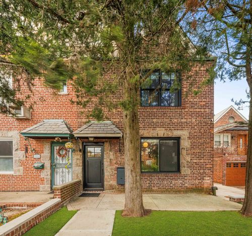 67-32 Selfridge St, Forest Hills, NY, 11375-5739 | Card Image