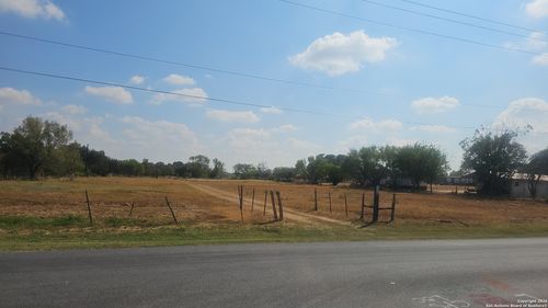18000 Wisdom Rd, Lytle, TX, 78052-9704 | Card Image