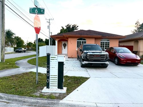 690 E 6th Pl, Hialeah, FL, 33010-4513 | Card Image