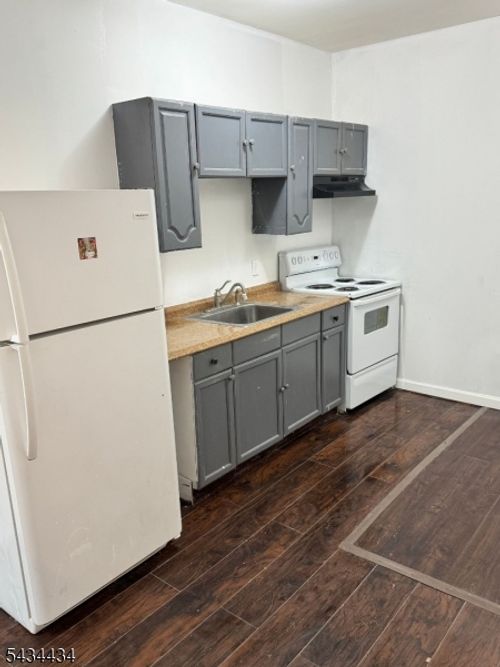 5-3 S Olden Ave, Trenton, NJ, 08609-1557 | Card Image