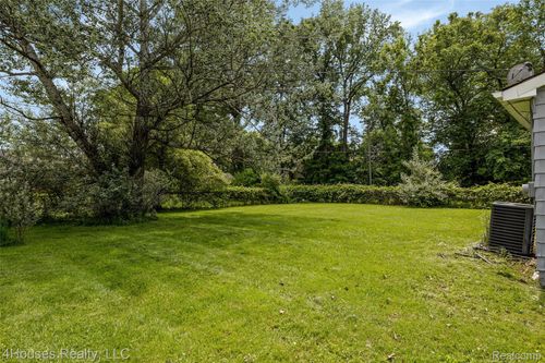 6291 Edmund St, Romulus, MI, 48174-4407 | Card Image